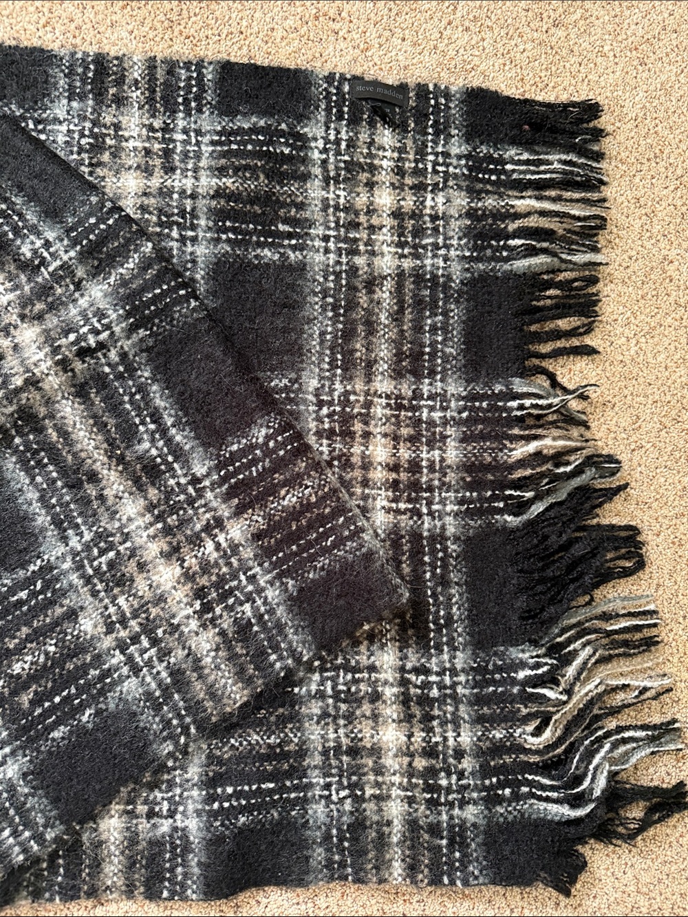 Lg. Steve Madden Wrap - NWOT